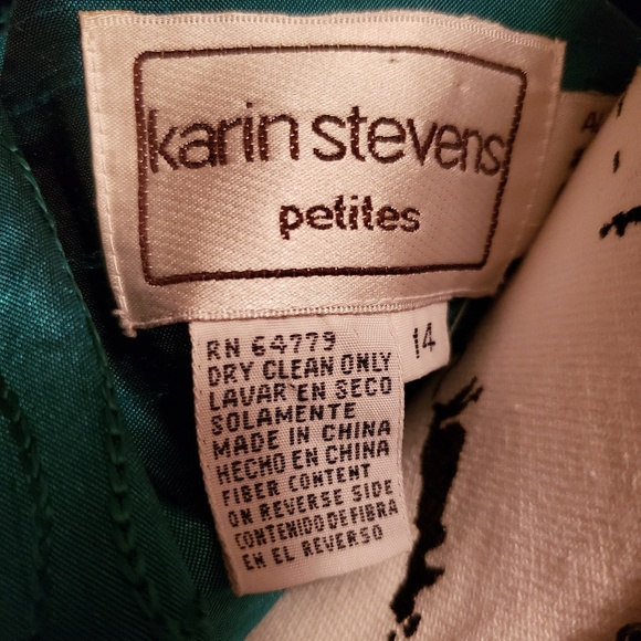 Skirtsuit - Picture 4 of 4